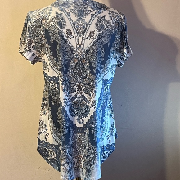 Like New One World Live and Let Live Blue and White Paisley Short Sleeve Top - Picture 6 of 16